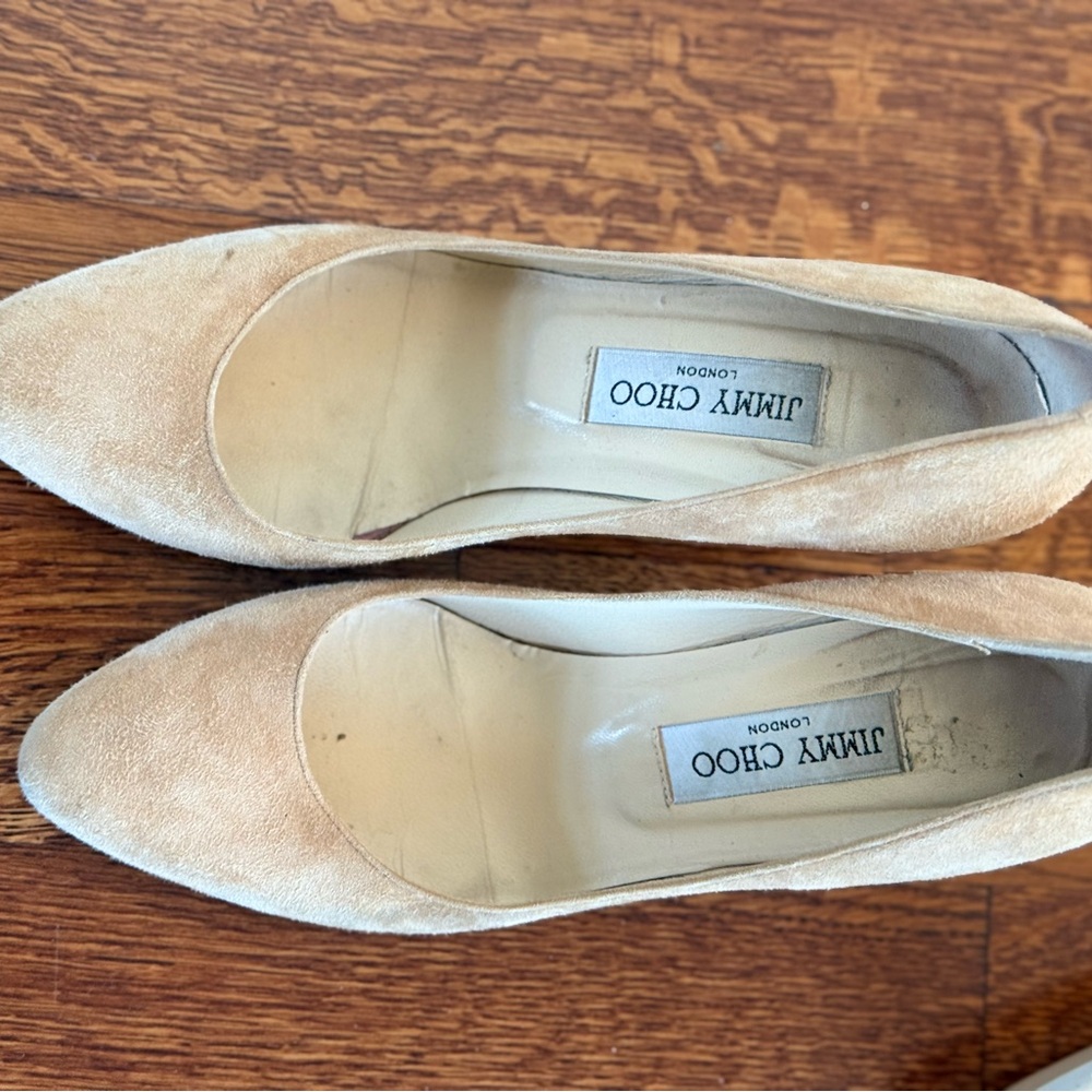 Jimmy Choo Beige Suede pumps